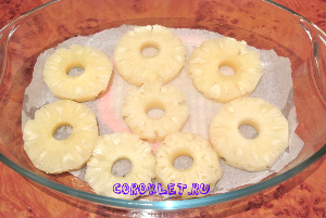 Пирог с консервированными ананасами с фото